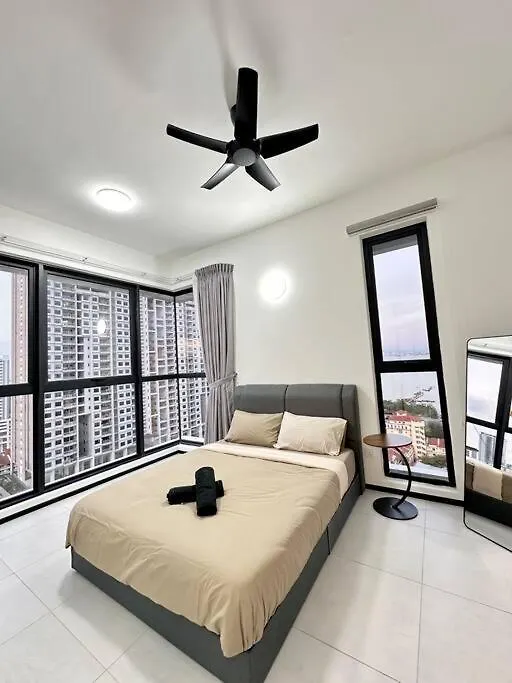 Urban Georgetown 9Pax 4Queenbed 3Bedroom 2Bath 2Carparks Jelutong Lejlighed